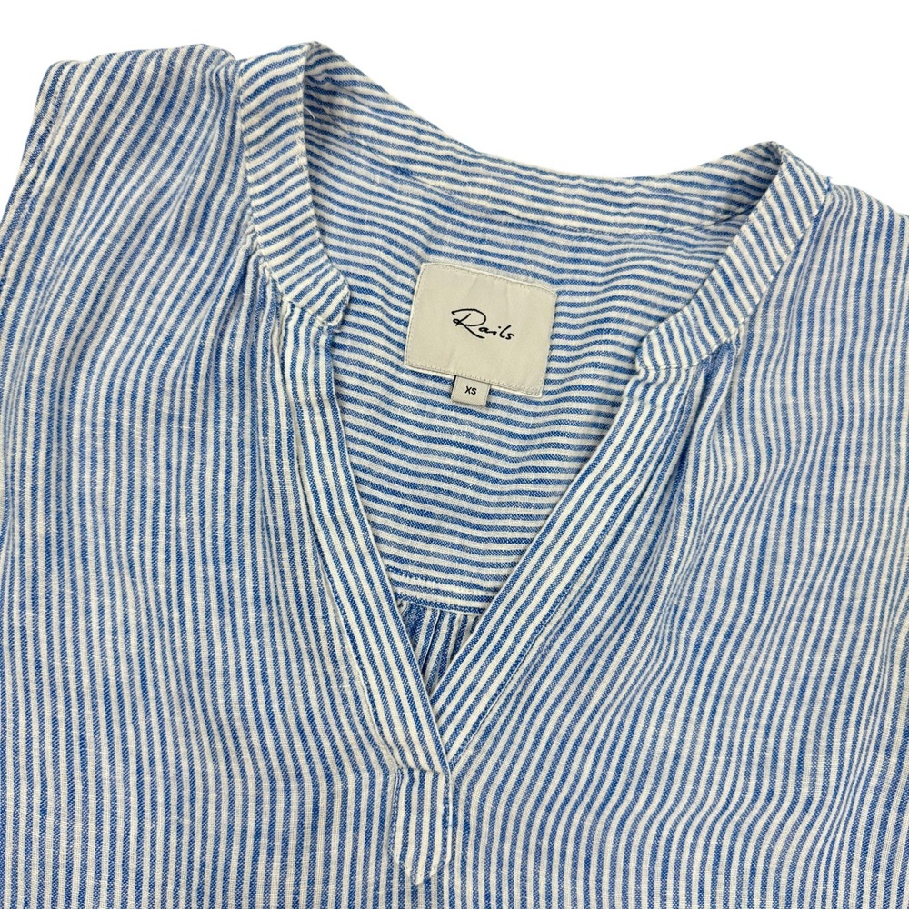 Rails Sleeveless Blouse Womens XS Blue White Striped‎ Linen Blend Split Neck